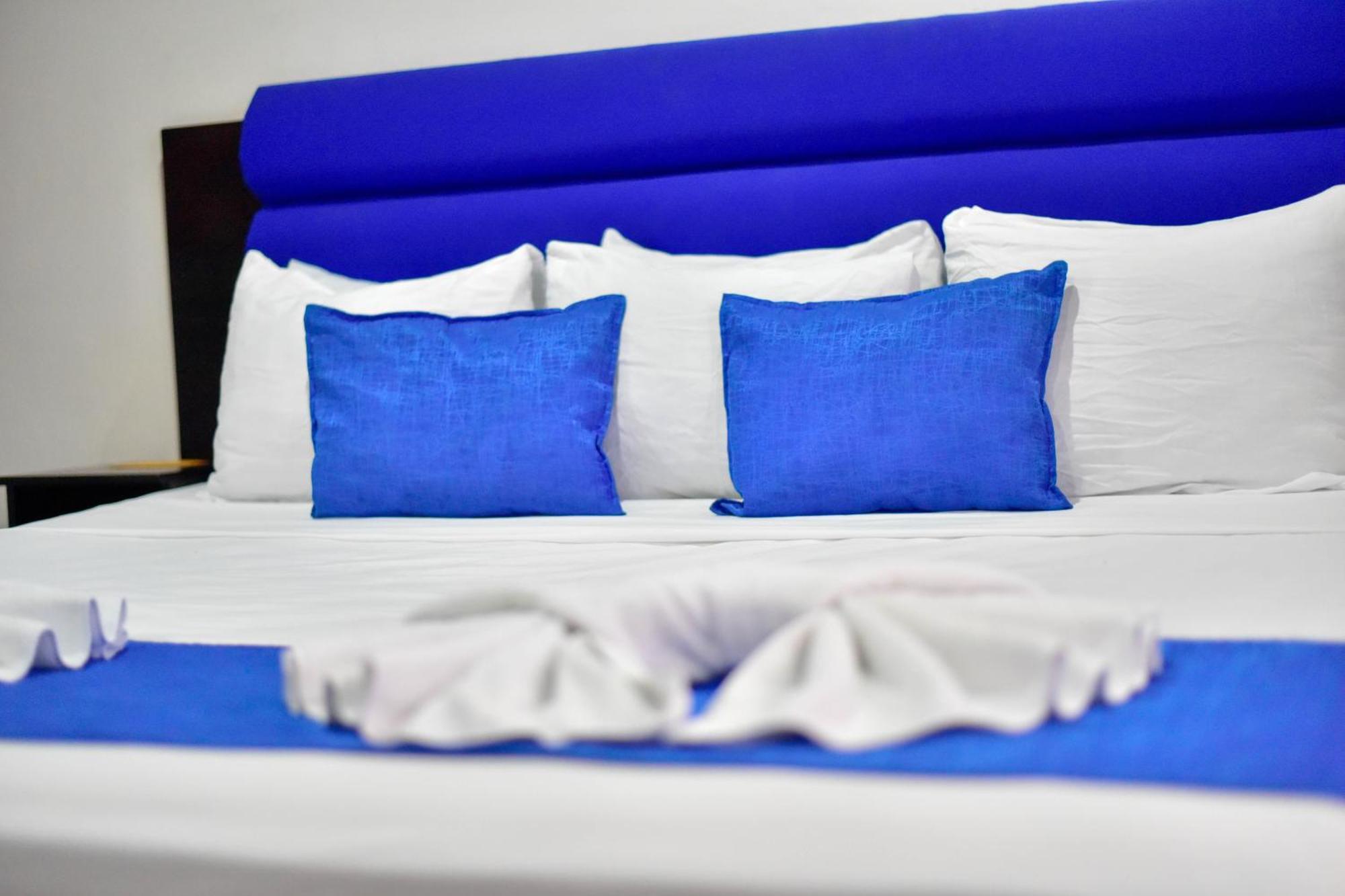 Republik Hotel, Bistro And Nightclub On Site 자코 외부 사진