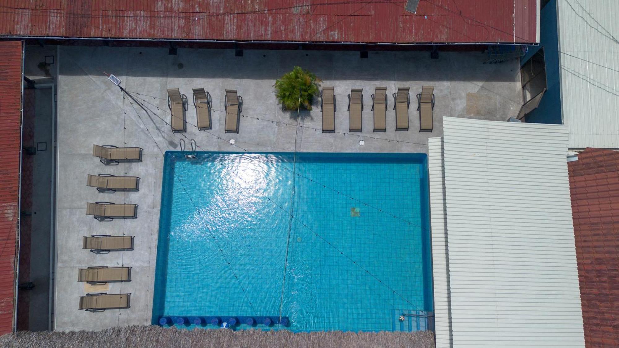 Republik Hotel, Bistro And Nightclub On Site 자코 외부 사진
